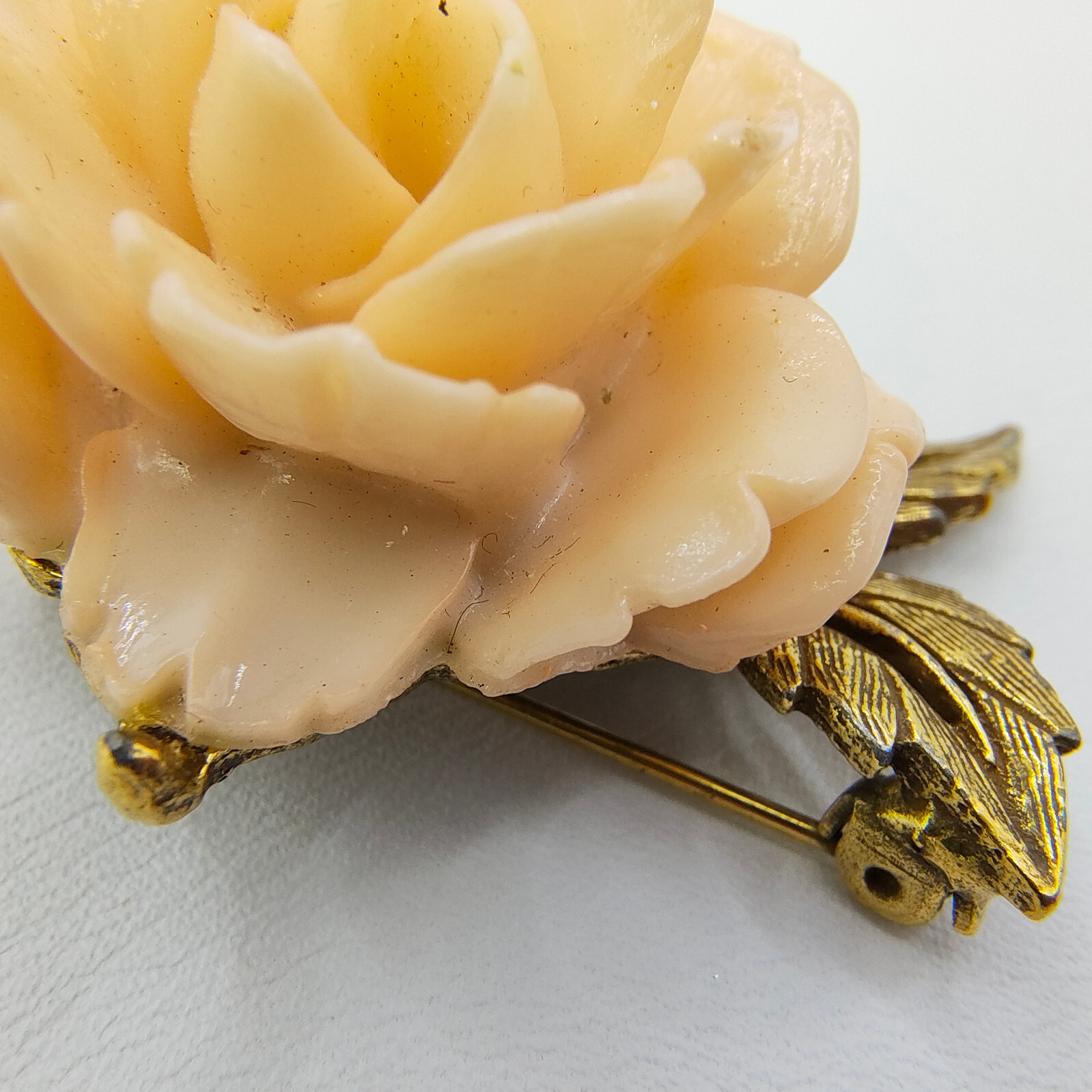 Vintage Blush Pink Rose Brooch Pin Resin Gold Tone Floral Flower Romantic