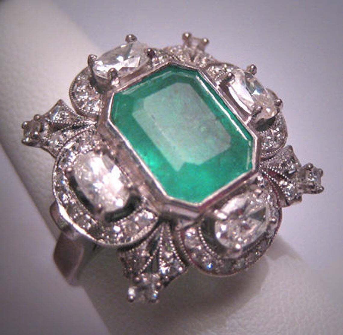 4Ct Green Emerald Simulated Diamond Retro Style Wedding Ring 925 Sterling Silver