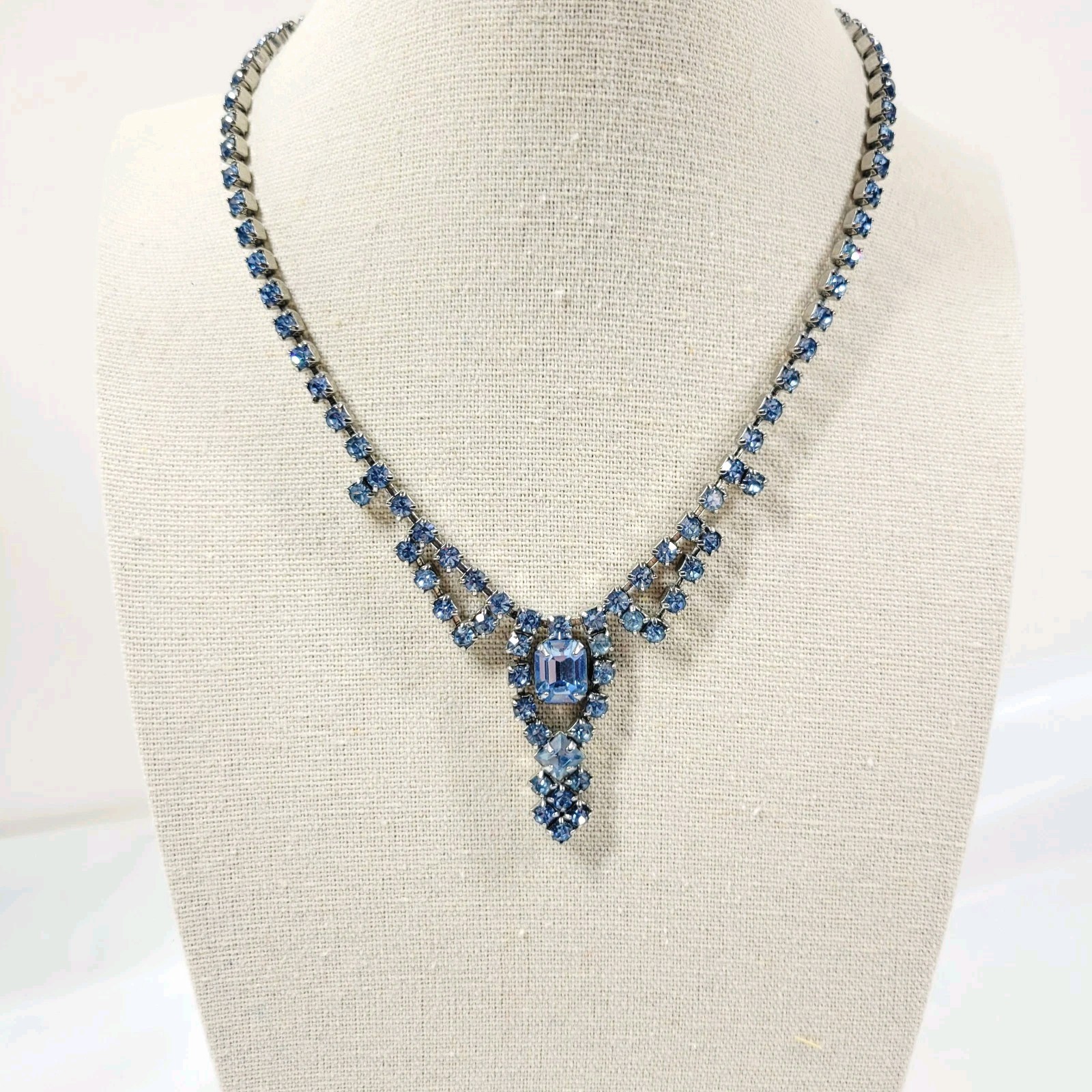 Vintage Lavalier Drop Mid Century Rhinestone Choker Necklace Cocktail Ice Blue