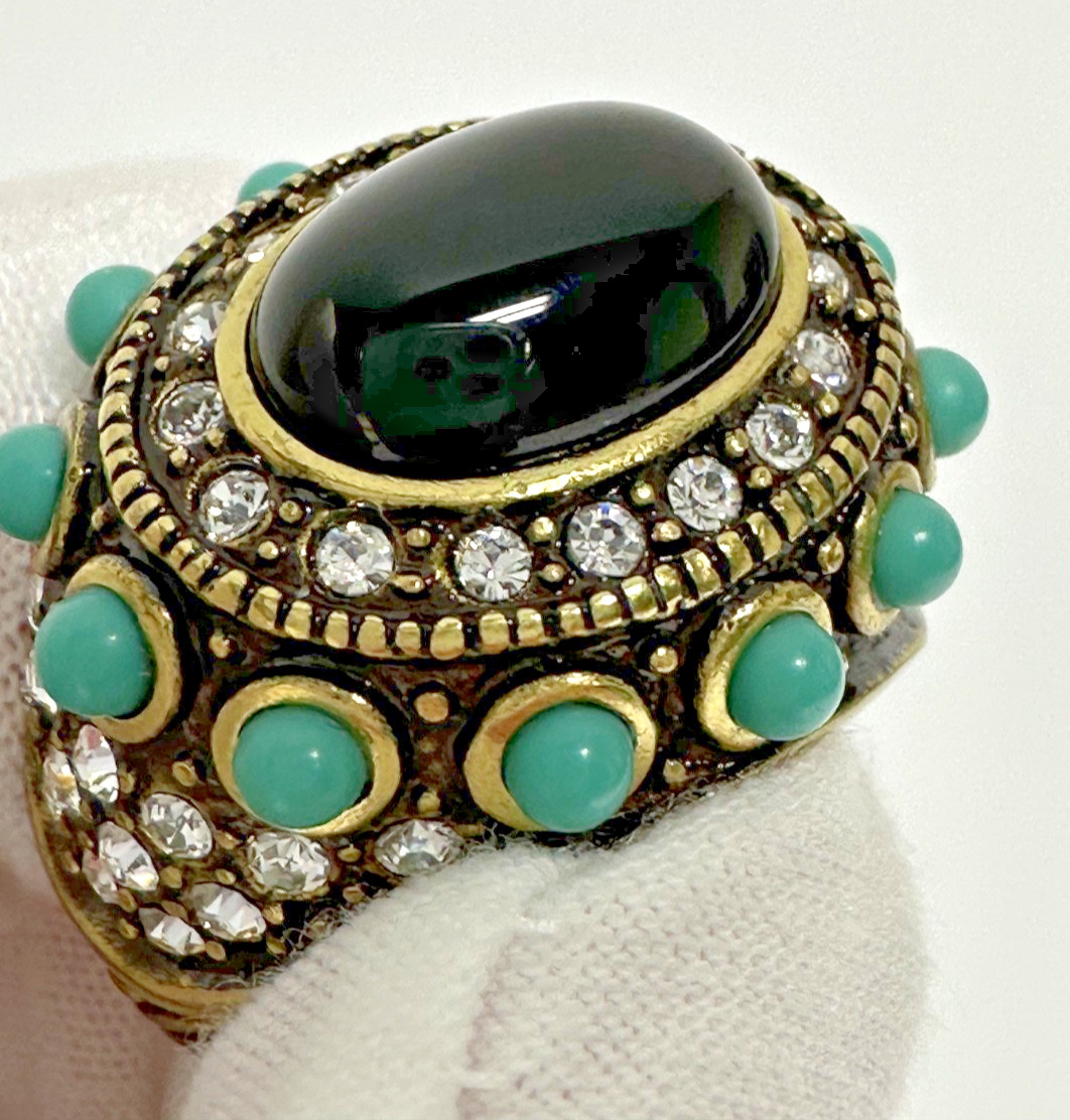 VINTAGE HEIDI DAUS BLACK, RHINESTONE, LIGHT BLUE ACCENTED SIZE 7.5 RING N223