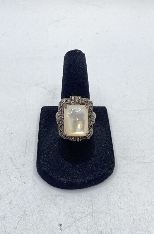 Vintage Sterling Silver 925 Mother of Pearl Marcasite Art Deco Ring Size 5.5
