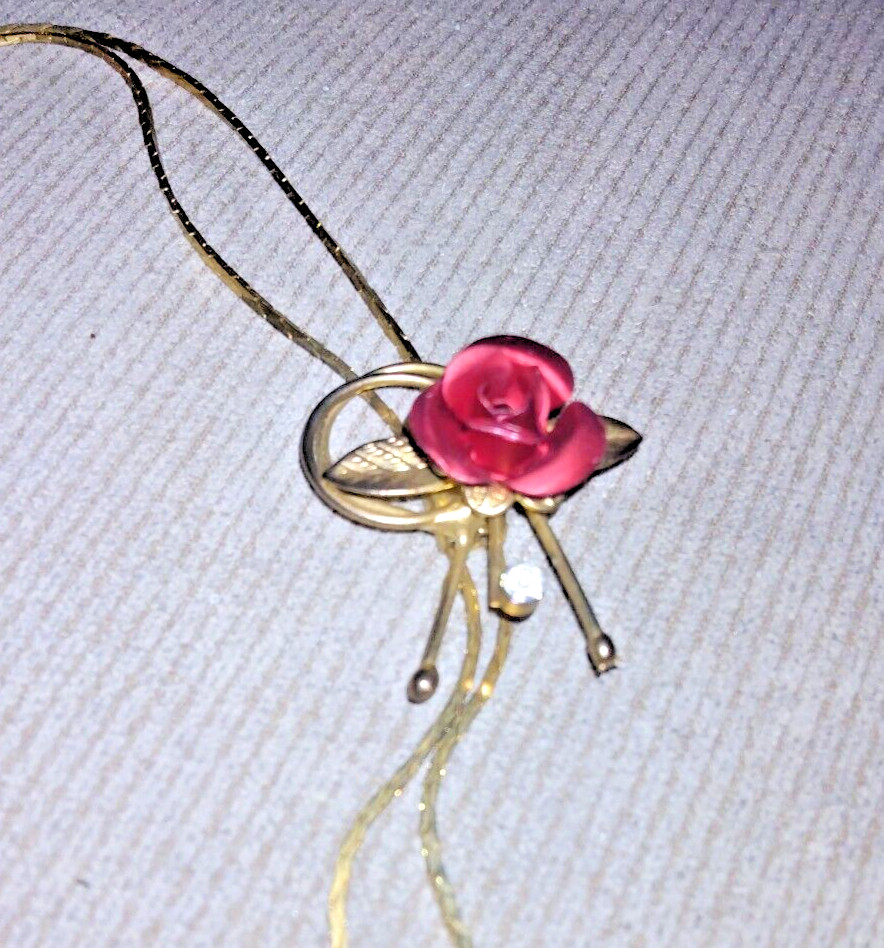 VINTAGE GOLD TONE? FILLED?PLATED? LARIAT NECKLACE RED ROSE SLIDE 60s ORIG ESTATE