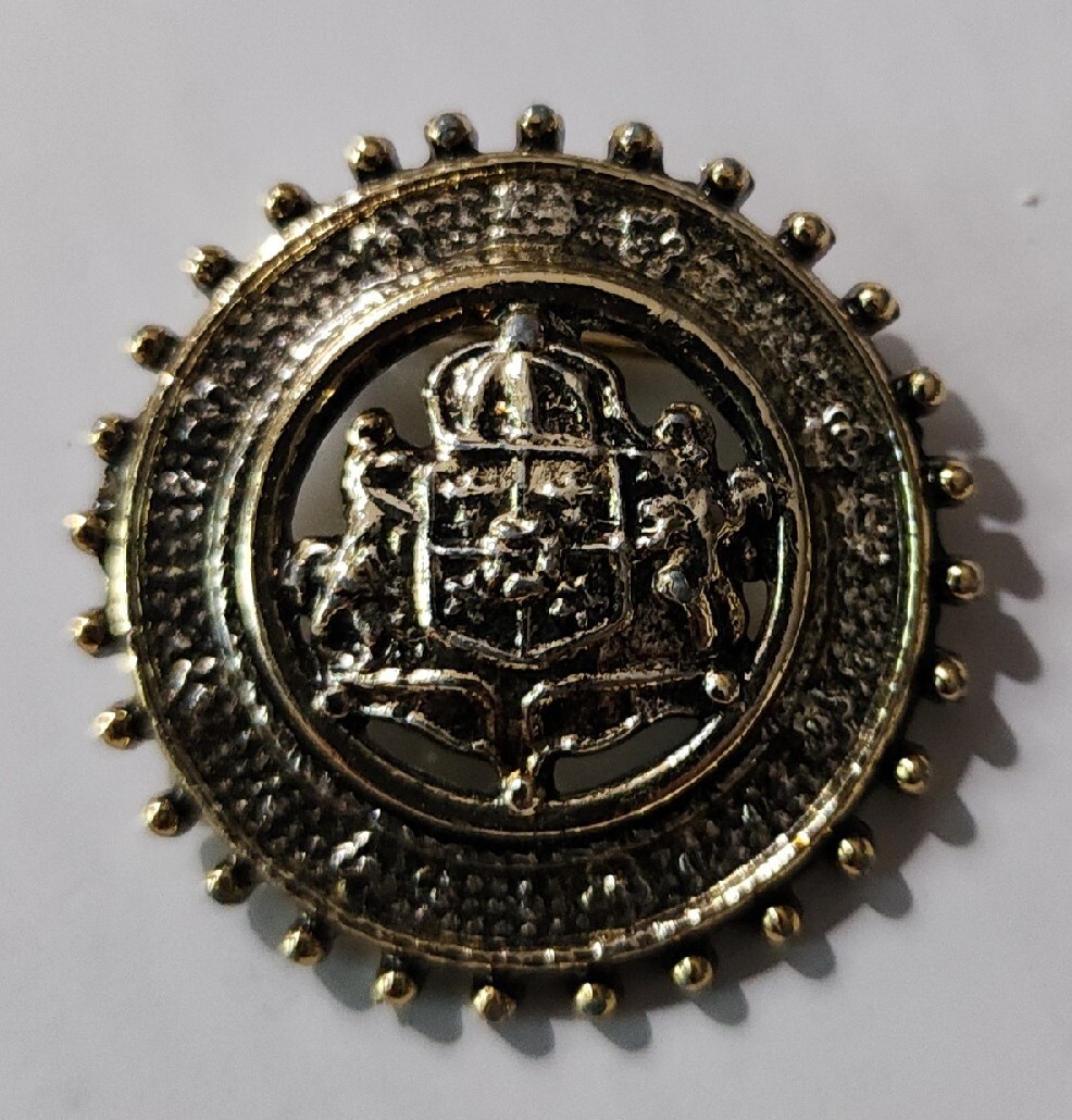 Signed Vintage Blackened Antiqued Alloy Metal Retro Royal Coat of Arms Brooch