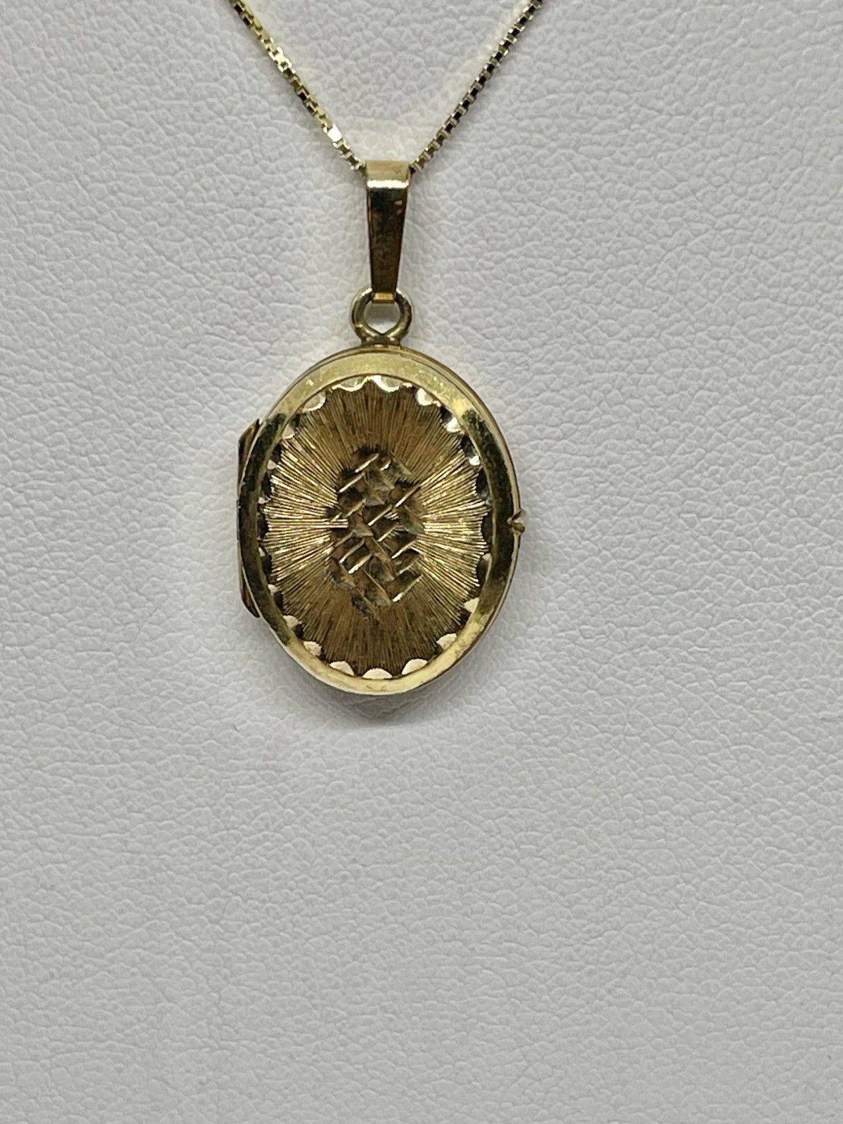 Vintage Rolled Gold Diamond Cut Design Double Oval Locket by Andreas Daub 18”
