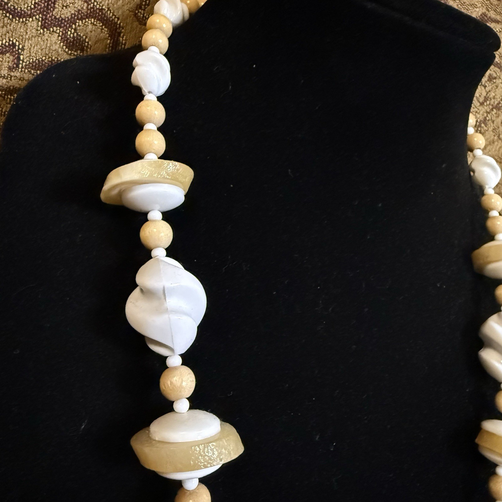 VTG 50’s MIRIAM HASKELL White Swirled Beaded Mixed Media Necklace MCM Retro