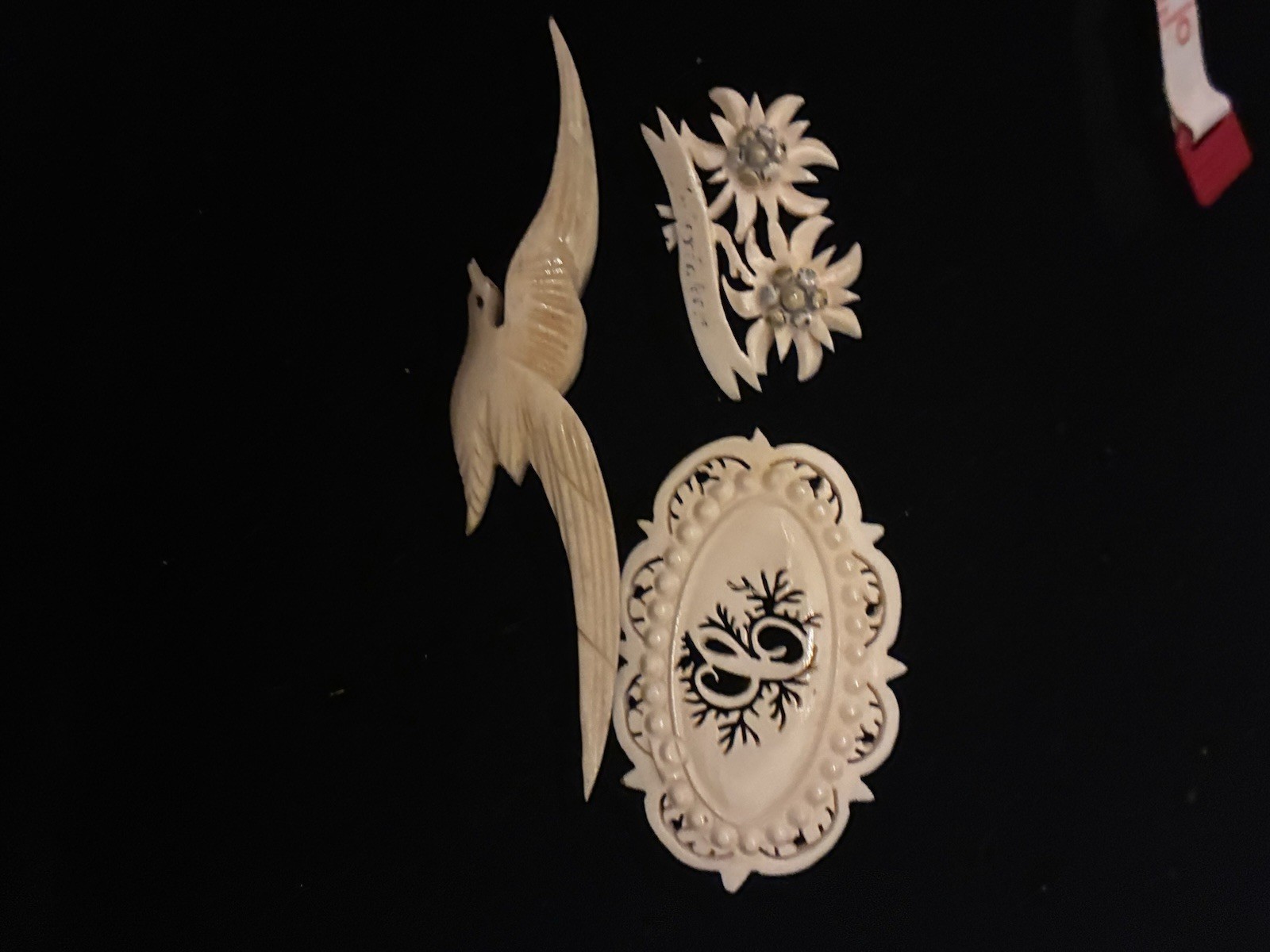 Chinese Export Carved Bovine Bone Brooch Demi Vintage Antique Jewelry