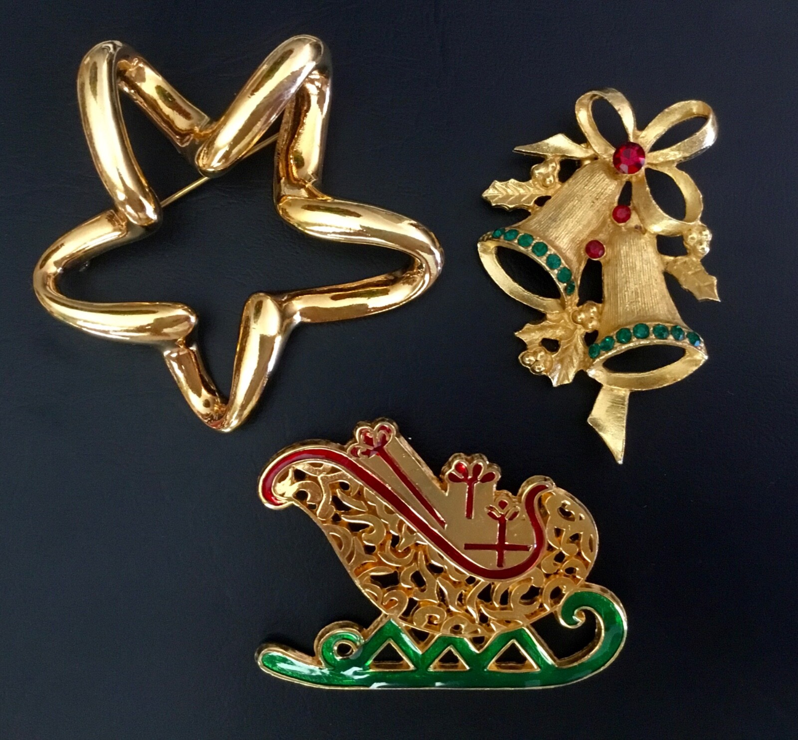 Vintage Christmas Pin Lot Gold Tone Large Star Sleigh Sled Bells