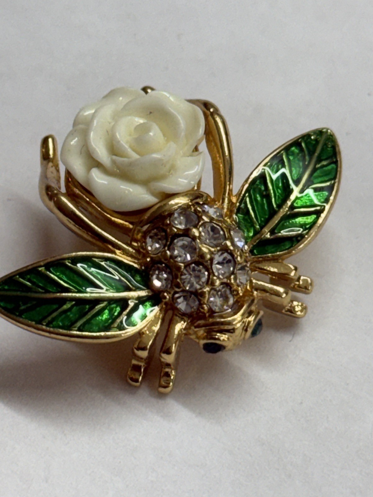Joan Rivers Limited Edition White Gardenia Bee Brooch Rhinestone Enamel Pin
