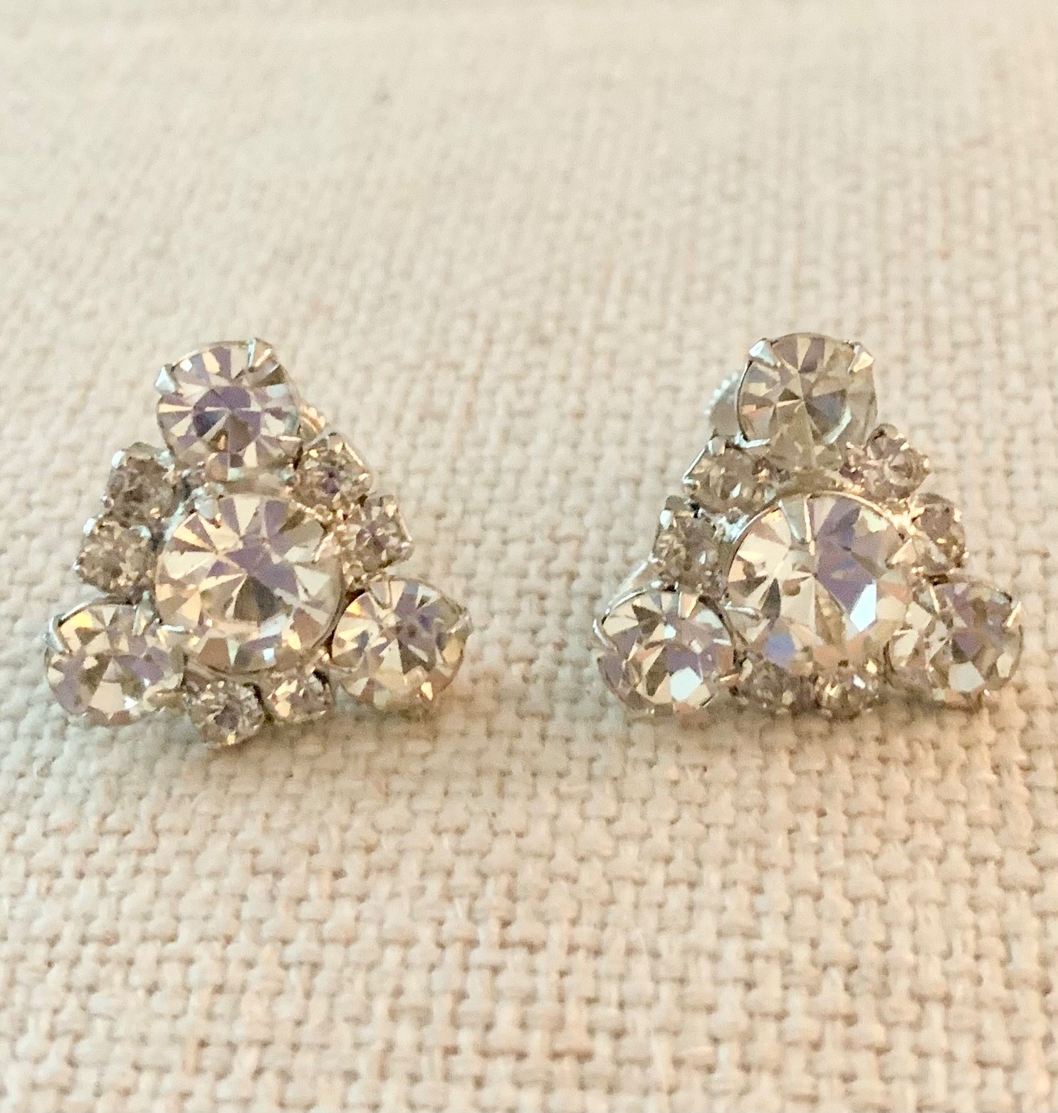 Weddings:1950’s Mid-Century Clear Rhinestone Triangle Cluster Screw-Back *Estate