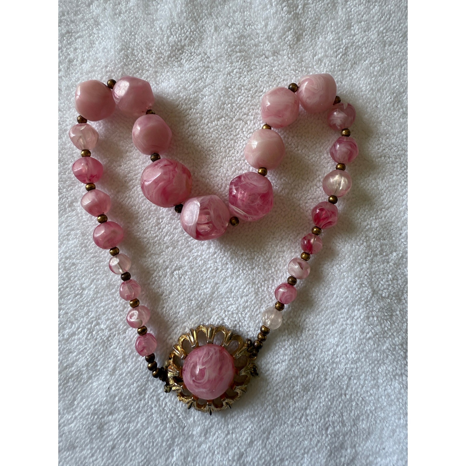 Vintage Pink Marbled Lucious Lucite Bead Necklace Gold Tone Sunburst Statement