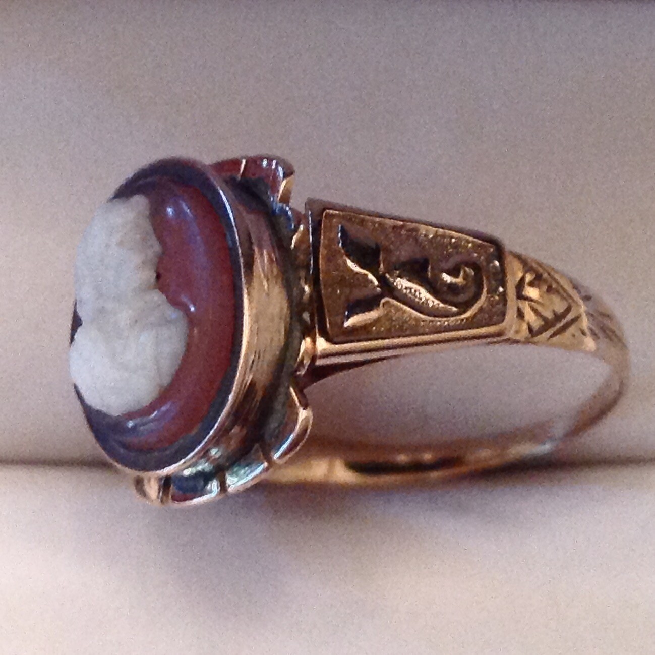 VIntage Carved Cameo Ring 14K Yellow Gold Size 6 1/2 cd