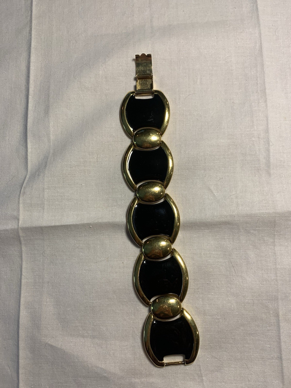 Vintage Signed Napier Black Enamel & Gold Tone Chunky Link Vintage Bracelet 8″