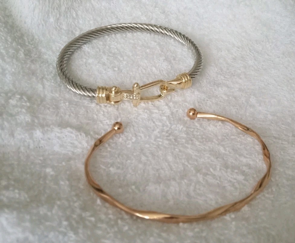 CUTE costume jewelry 2 BRACELET LOT + One GOLD HUMINGBIRD PIN UNBRANDED MODERN