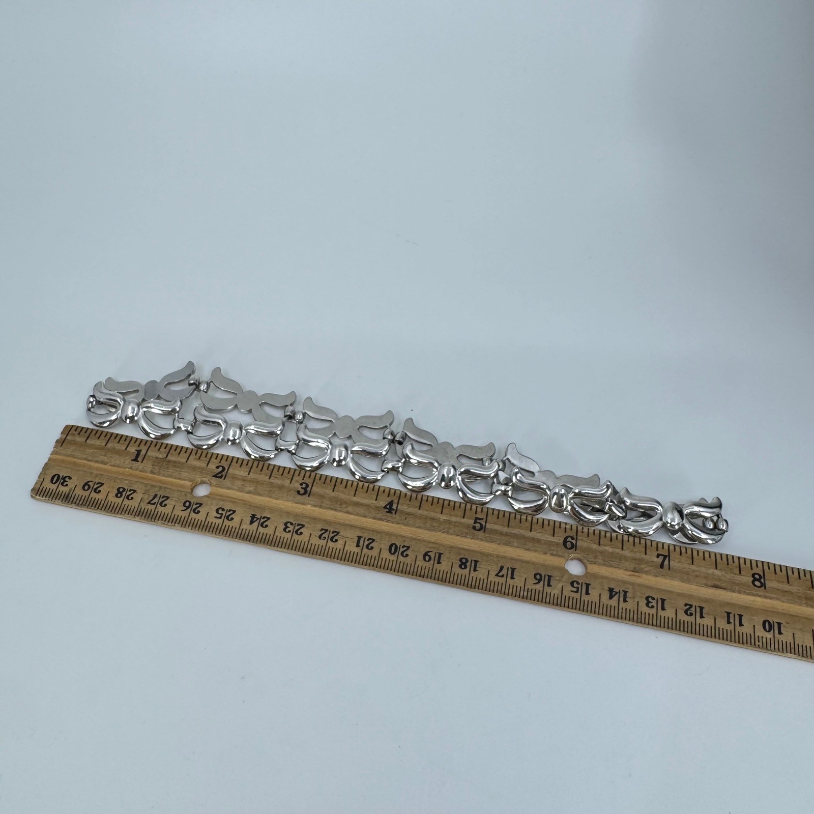 Monet Vintage Silver Tone Scroll Link Collar Necklace 15 Inch Bow Design