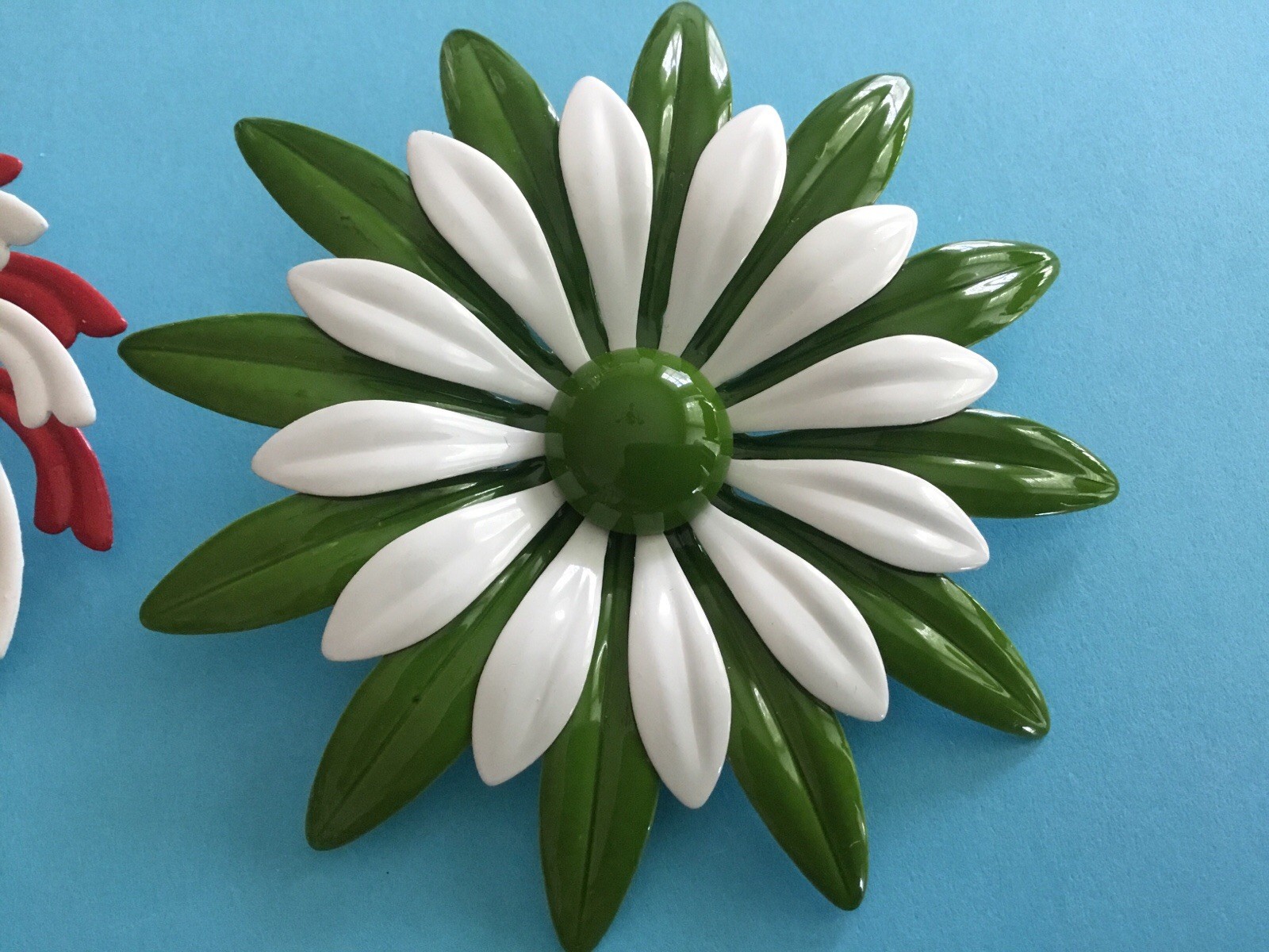 VTG Large Enamel & Metal Flower Brooches (2) Green & White And Red, White & Blue