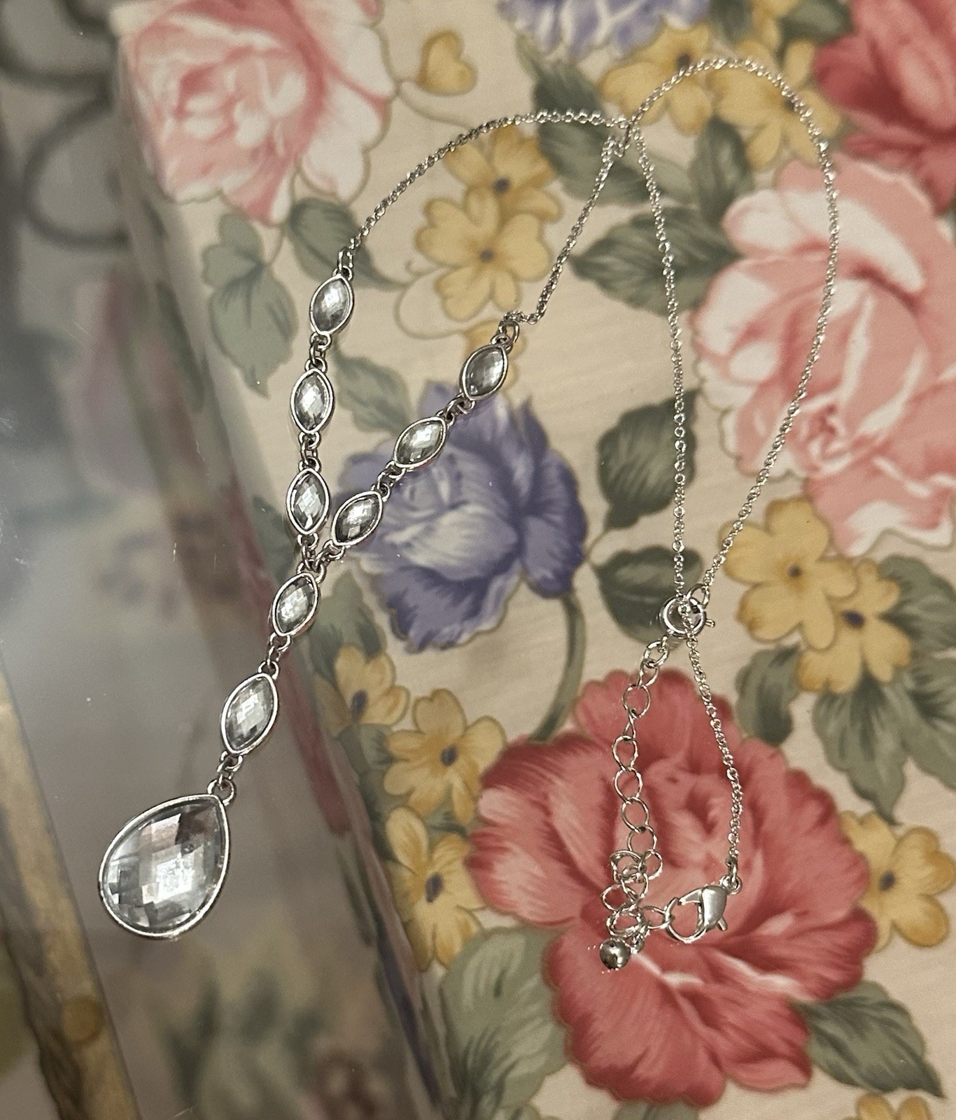 Vintage Nina Ricci For Avon Silver Tone Gray Faceted Bead Y Drop Necklace
