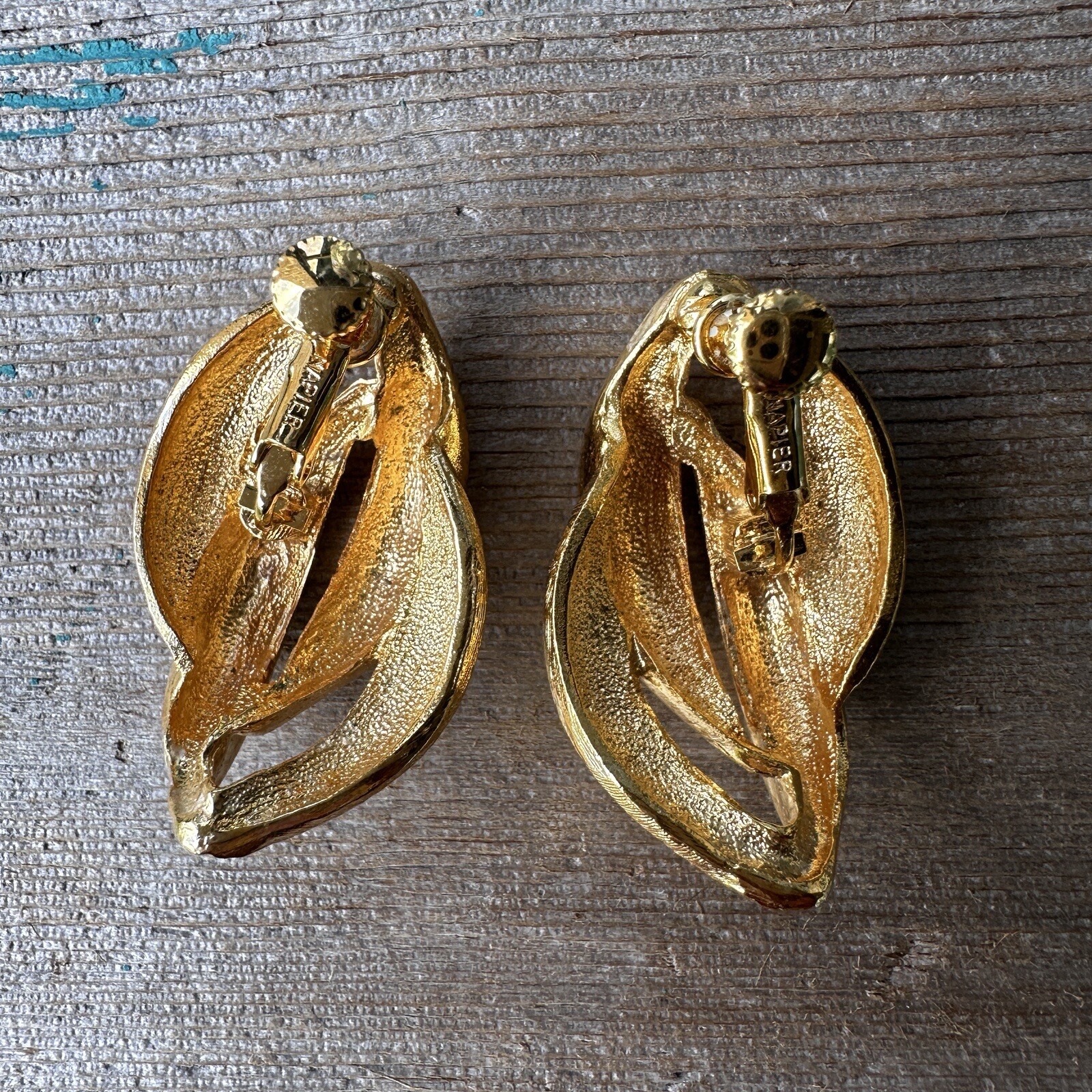 VTG Napier Earrings 1.5 Inch Swirl Ribbed Brushed Gold Plated Screw Back Retro
