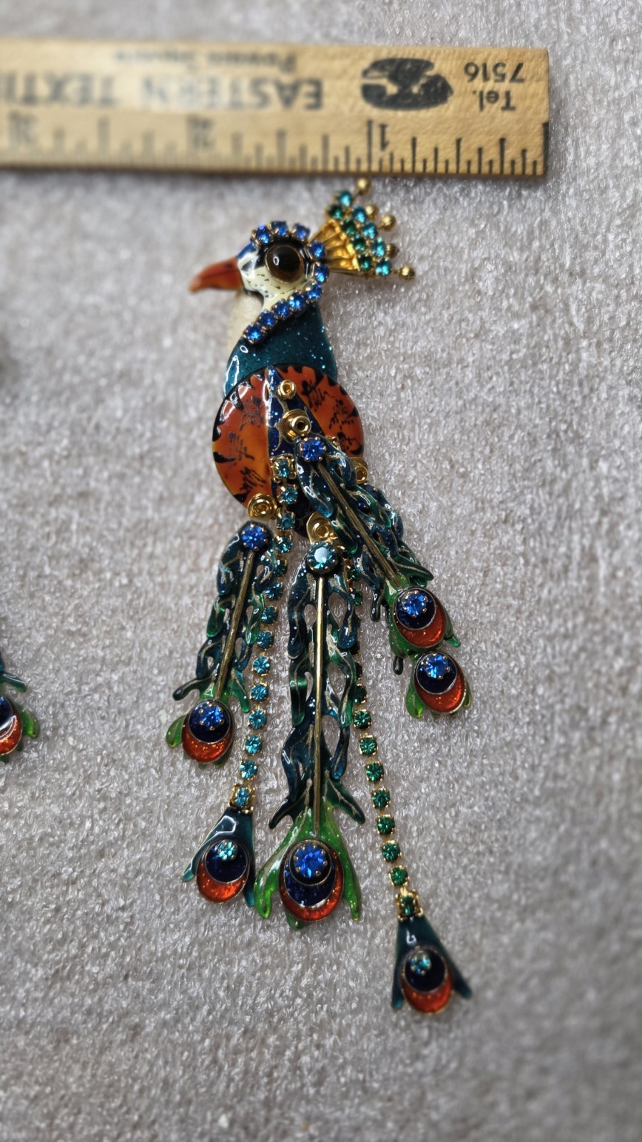 VINTAGE “LUNCH AT THE RITZ” RHINESTONE PEACOCK BIRD DANGLE CLIP ON EARRINGS