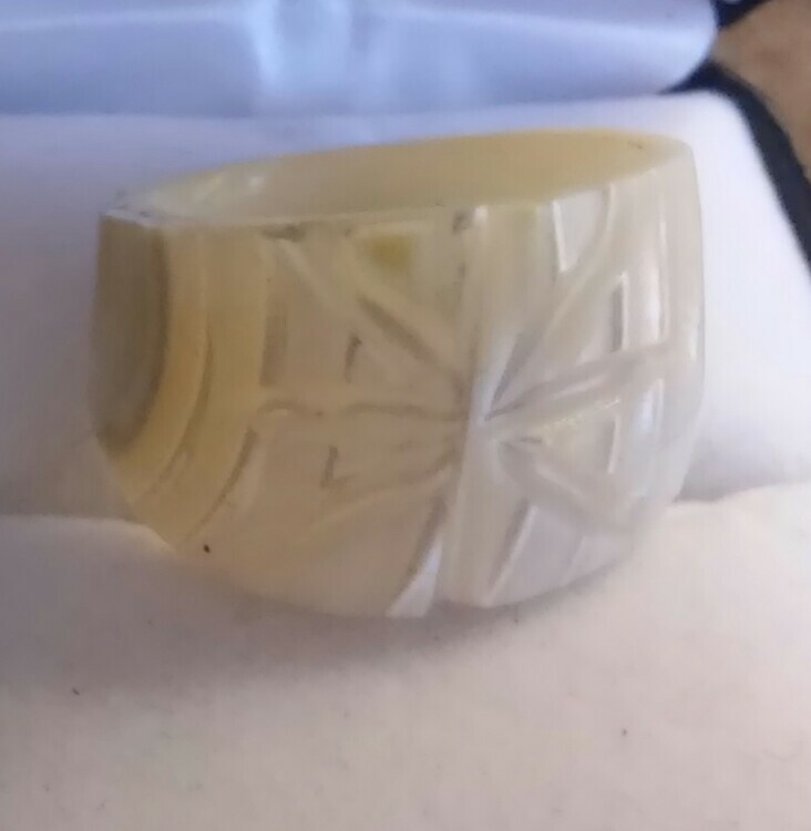 HAND MADE Vintage Mother Of Pearl No Metal Ring Size 6 1/4 ONE OF A KIND ((13))