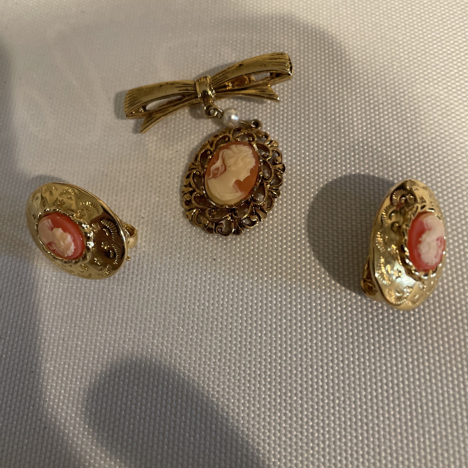 Cameo Set