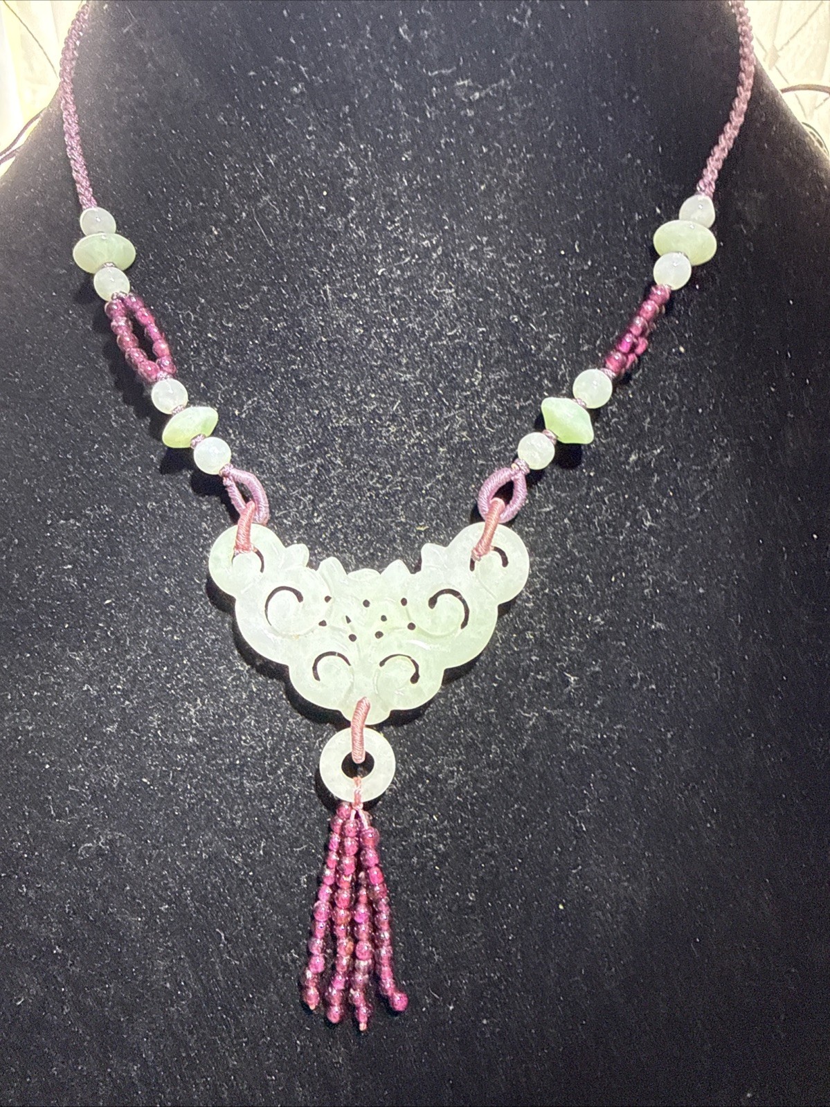 vintage jade pendant necklace
