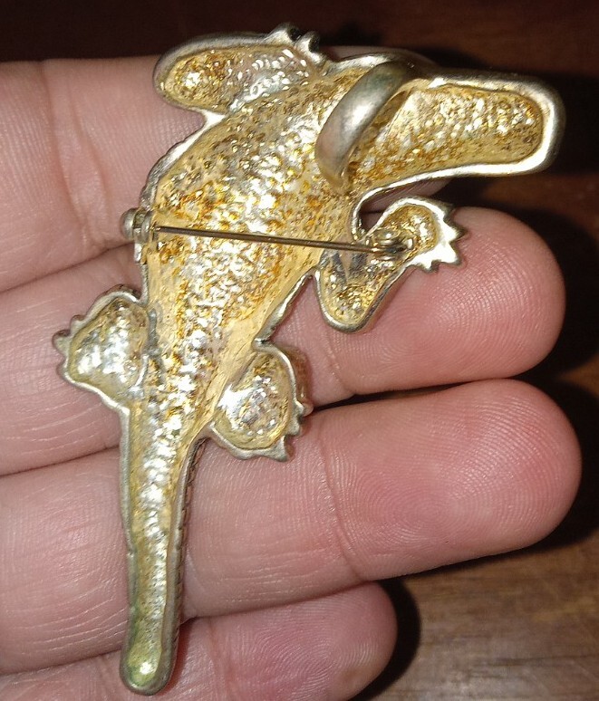 Silver Colorway Alligator Reptile Brooch Pin Lapel UnSigned Animals Vintage