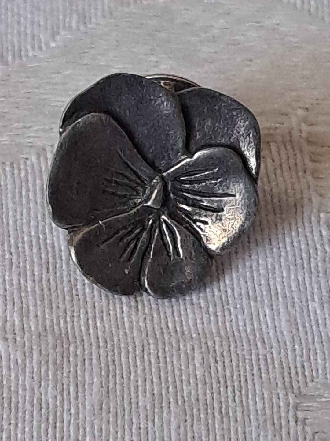 Vintage Designer “(C) MVB” 1984 Signed Pewter Pansy Pin