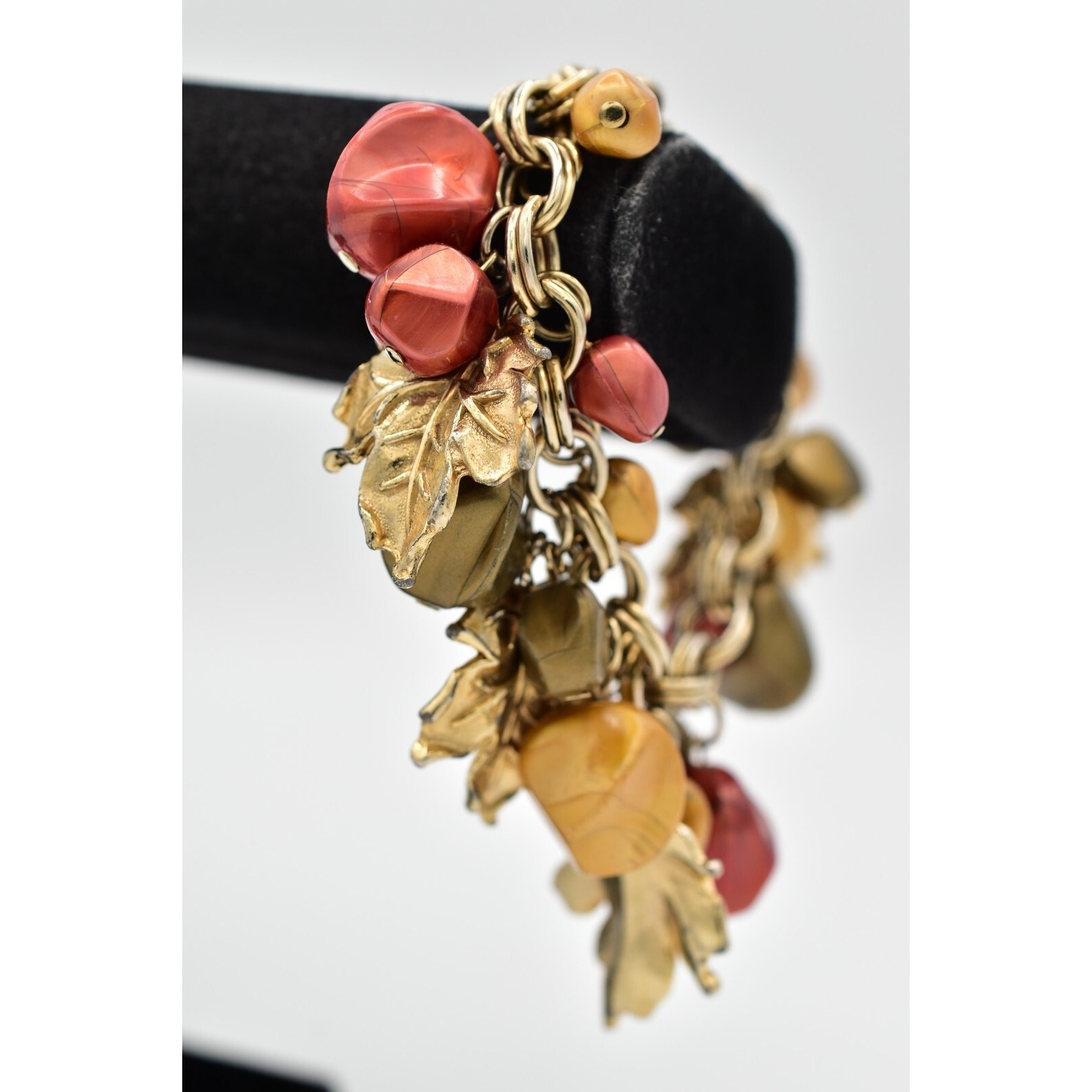 Vintage 7″ Charm Bracelet Leaf Lucite Brushed Gold Fall Autumn Chunky 1960s BinO