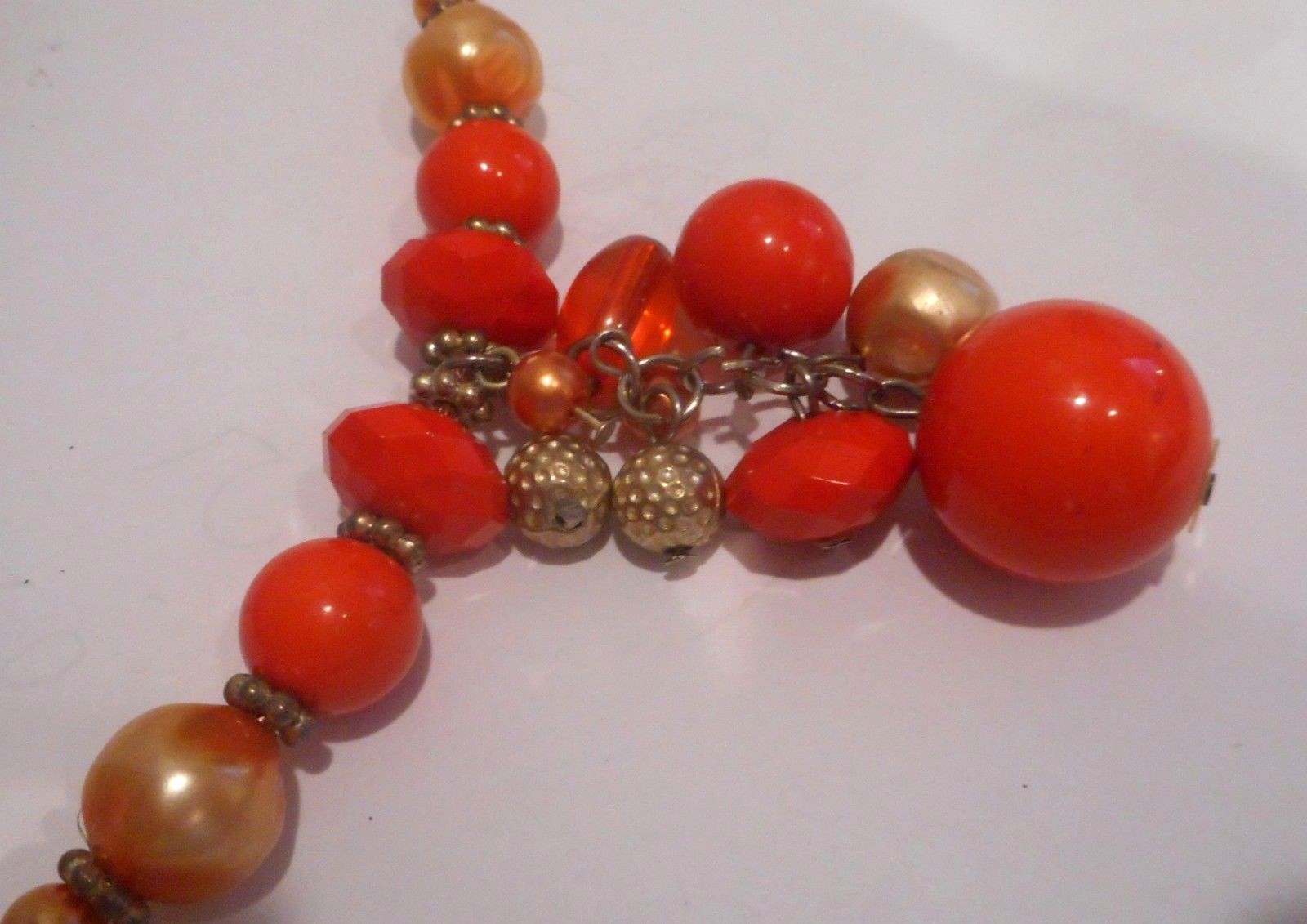 Vtg Coral Lucite,Faux Baroque Pearls & Gold Tone Beads,Neck Wire Choker Necklace