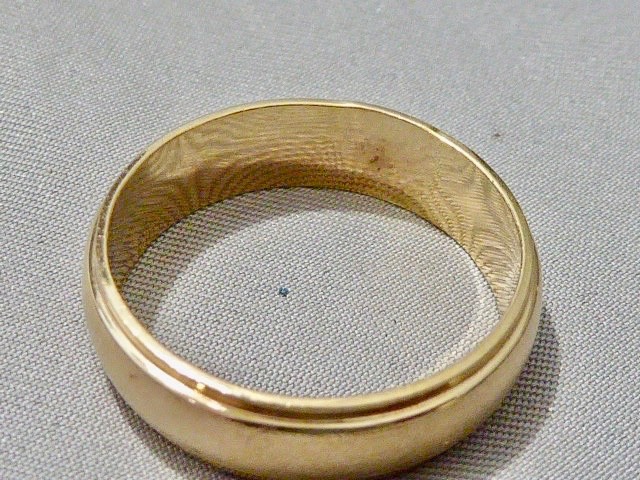 70’S NEW OLD STOCK 10K YELLOW GOLD FILLED 6 MM WIDE SIZE 9 BAND RING