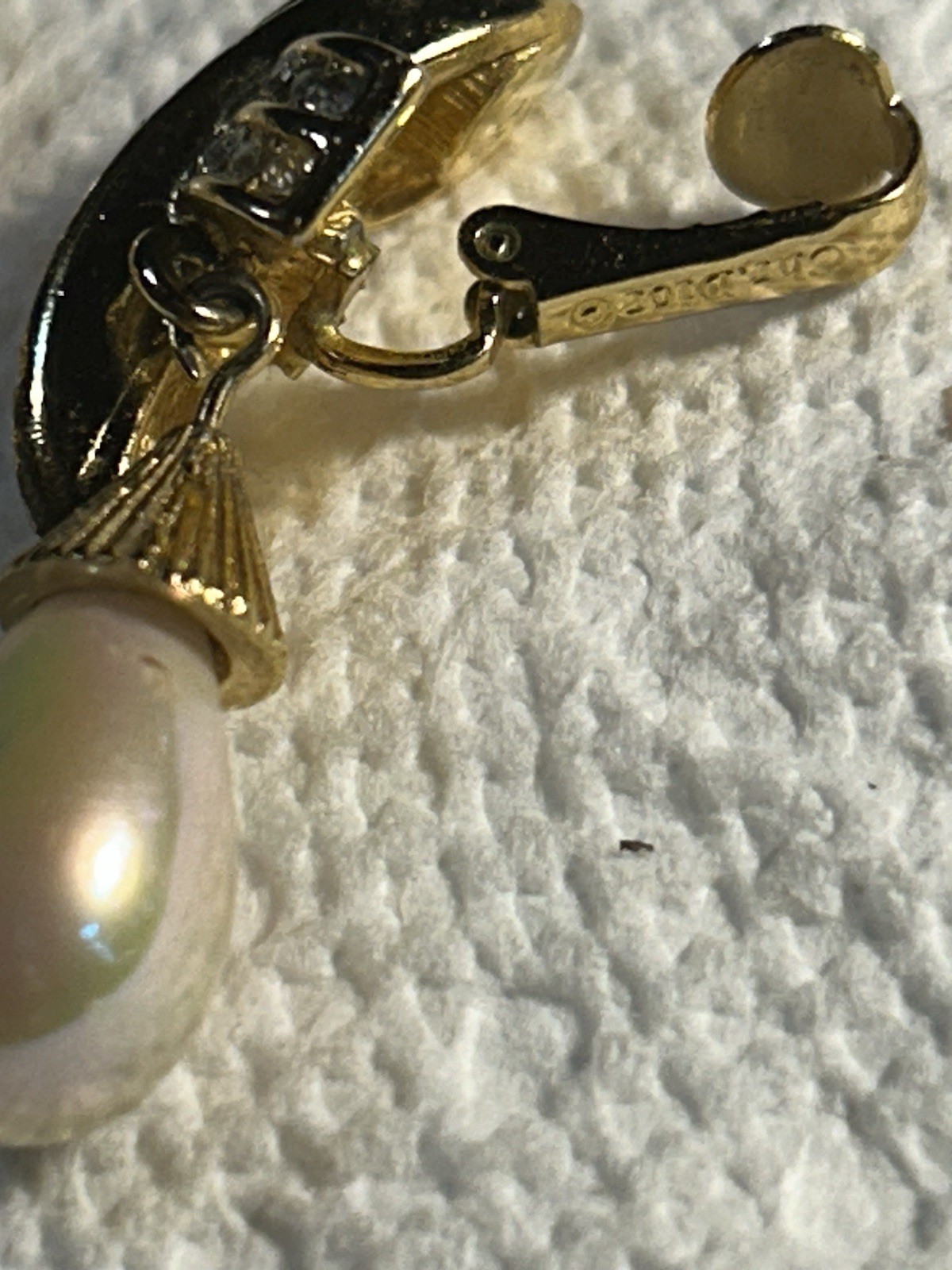 Vintage Dior vintage 1980 white pearl bow cross crystal Earrings