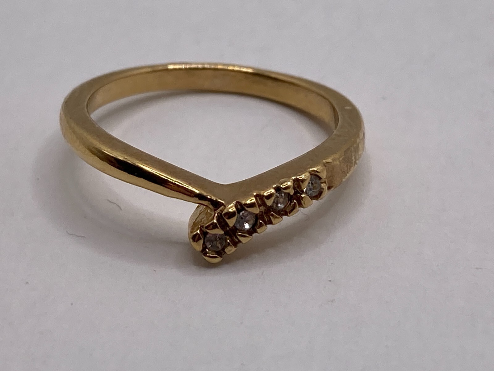 Vintage Delicate Goldtone Ring With Clear Stones (Size 5)