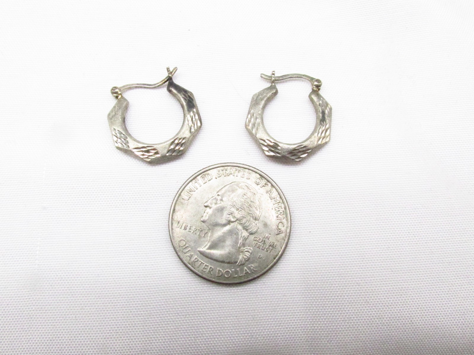 Sterling Silver Etched Diamond Design Hoop Pierced Earrings .5 In .75 Out #539