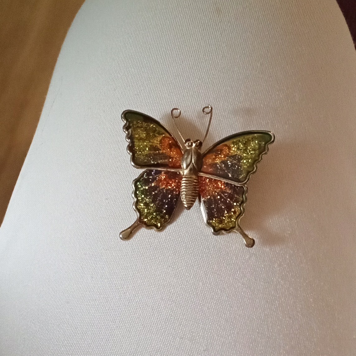 Interpur Butterfly Brooch Pin Gold Tone Sparkle 1970’s Vintage Taiwan