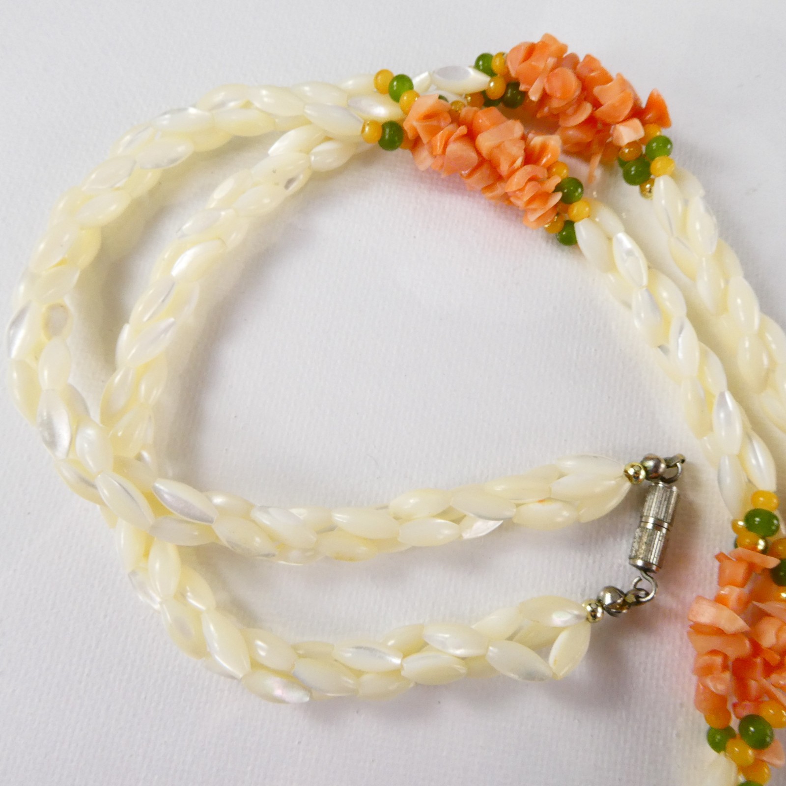 Lovely Freshwater Rice Pearls Necklace Coral Chips Jade Accent Beads Elegant