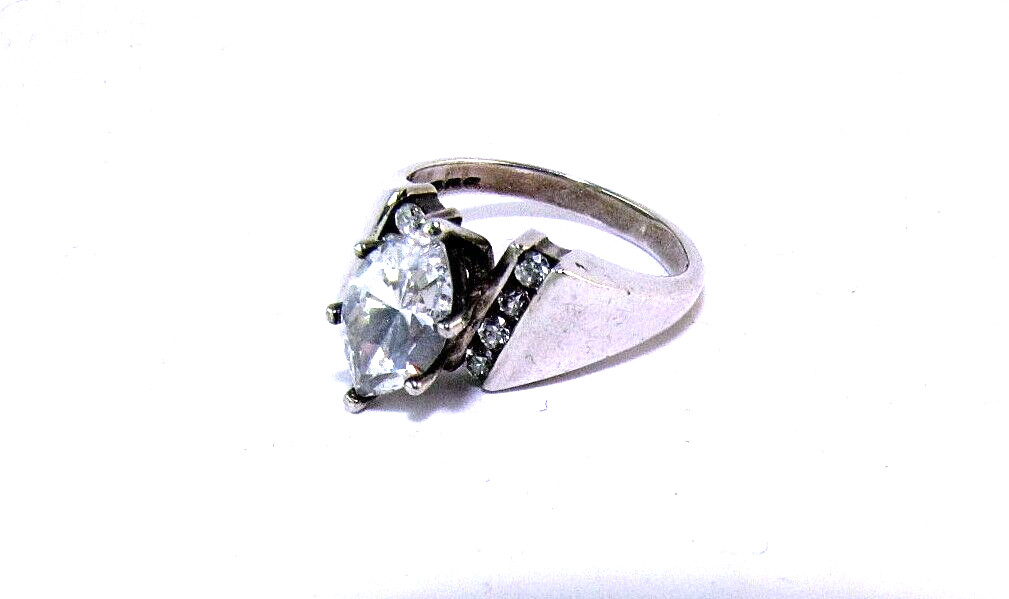 Solitaire w/ Accents Ring Cubic Zirconia Vintage Sterling Silver Size 7 Band