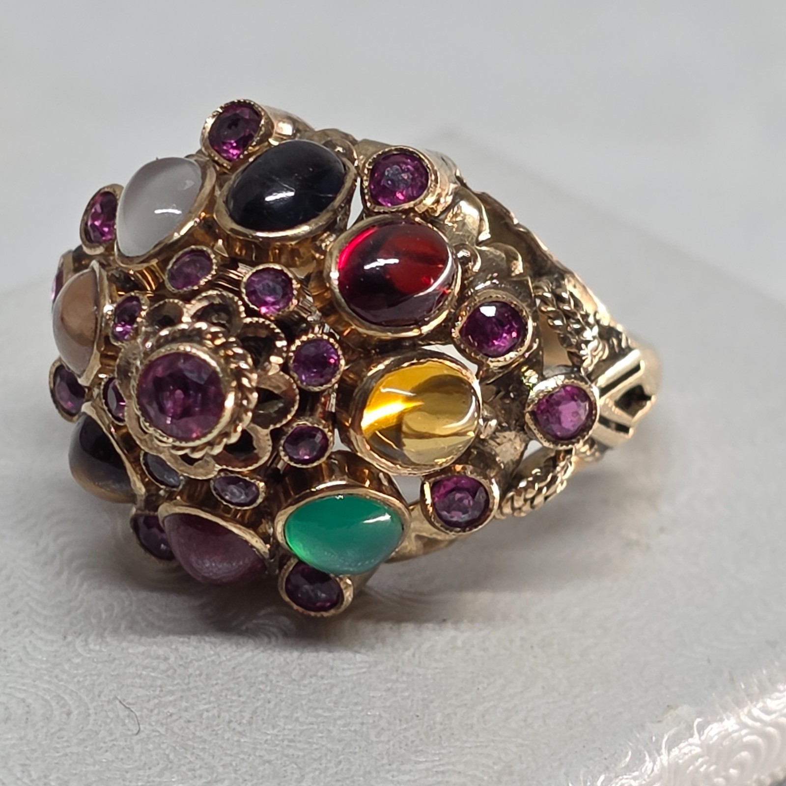 Vintage Thai Princess Harem Ring 18K Gold Multi Gem Cabochon 6.8g Sz 7.75