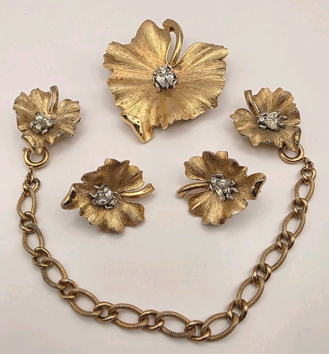 Vintage Signed Trifari Crystal Bugs On Goldtone Leaf Brooch/Earrings/Sweaterclip