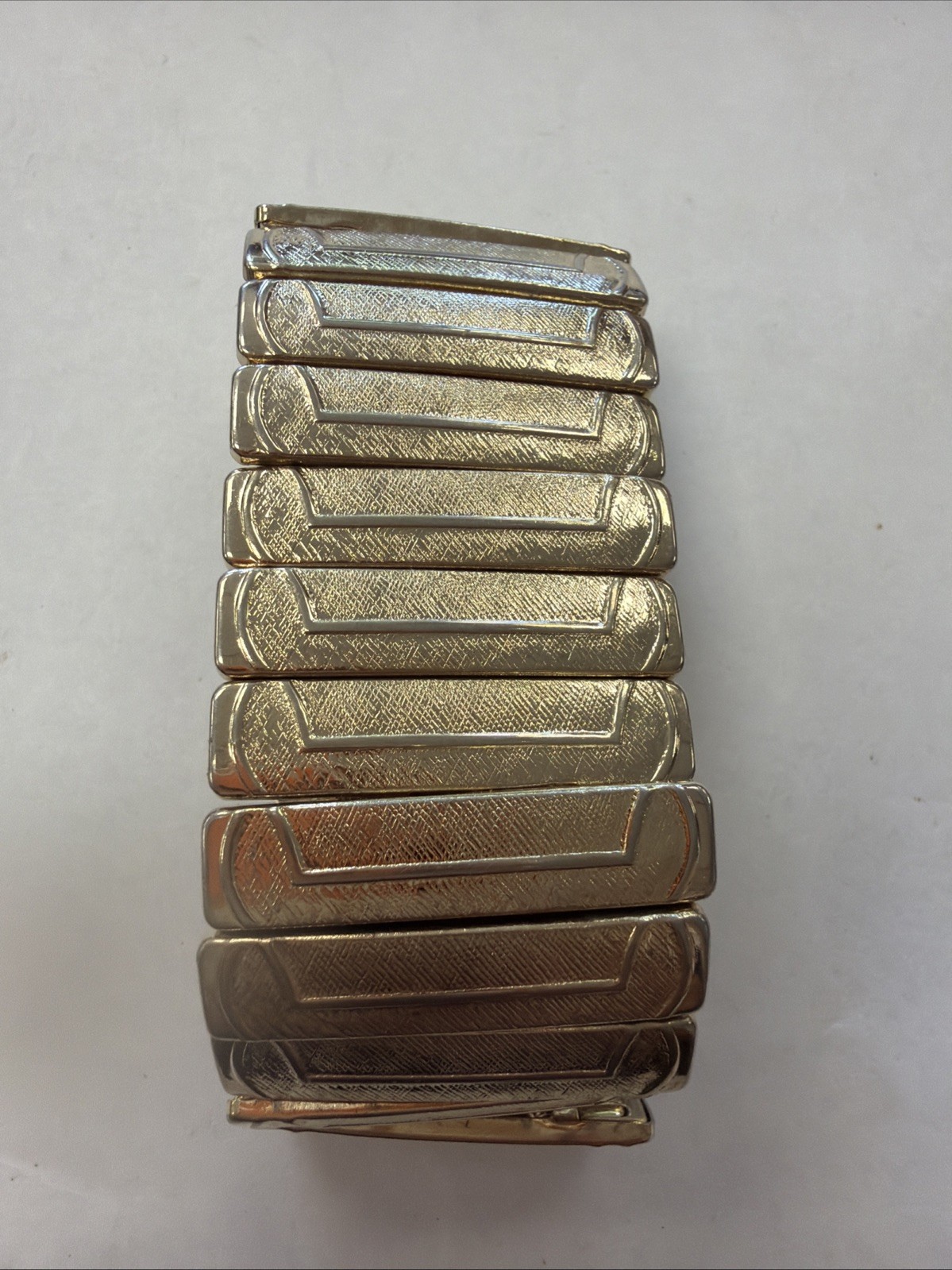 Vintage 1970’s Gold tone Expandable Stretch Textured Bar Link Metal Bracelet