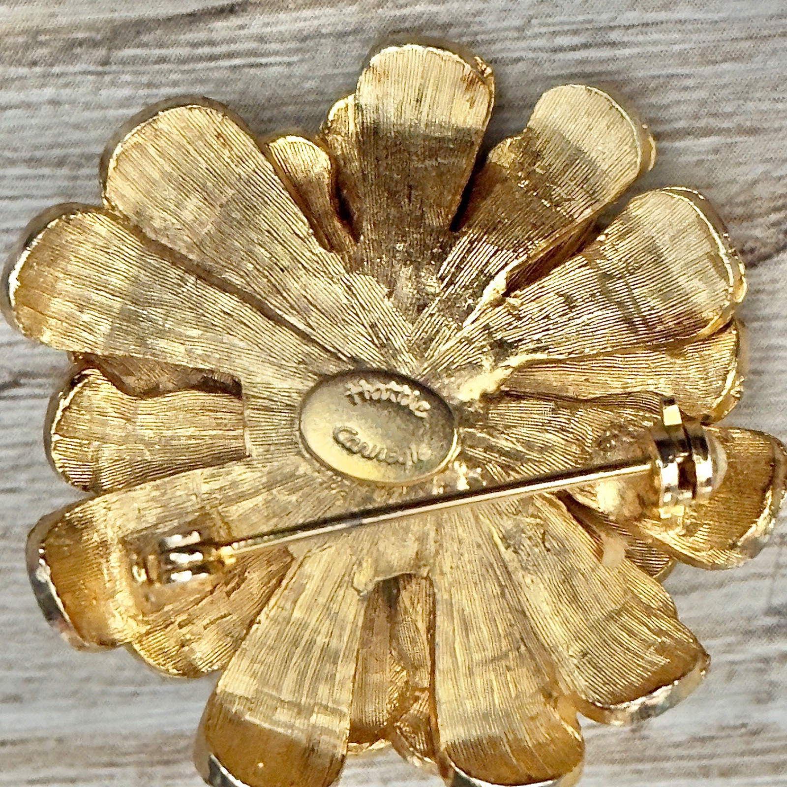 Vintage Hattie Carnegie Signed Gold Tone 3D Flower Brooch Pin Possibly Lapis Cab