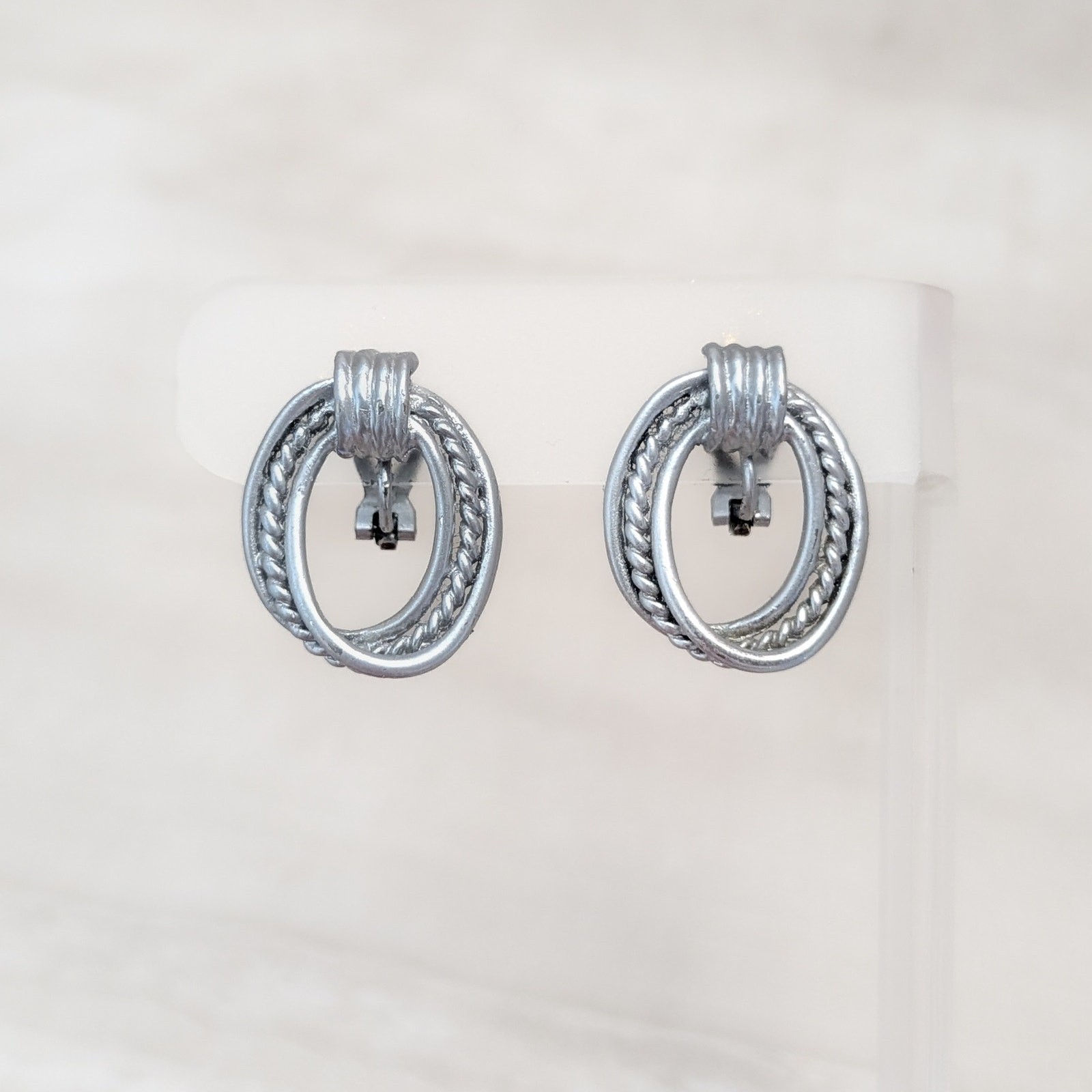 Vintage Clip On Earrings Stylish Matte Silver Tone Overlapping Ovals 1″