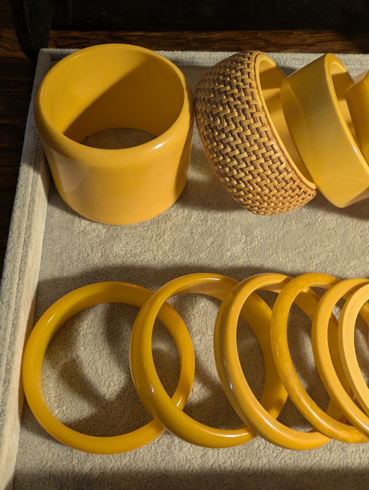 18 Vintage Bakelite Butterscotch – Yellows – Carved – Shaped – Many Tones!