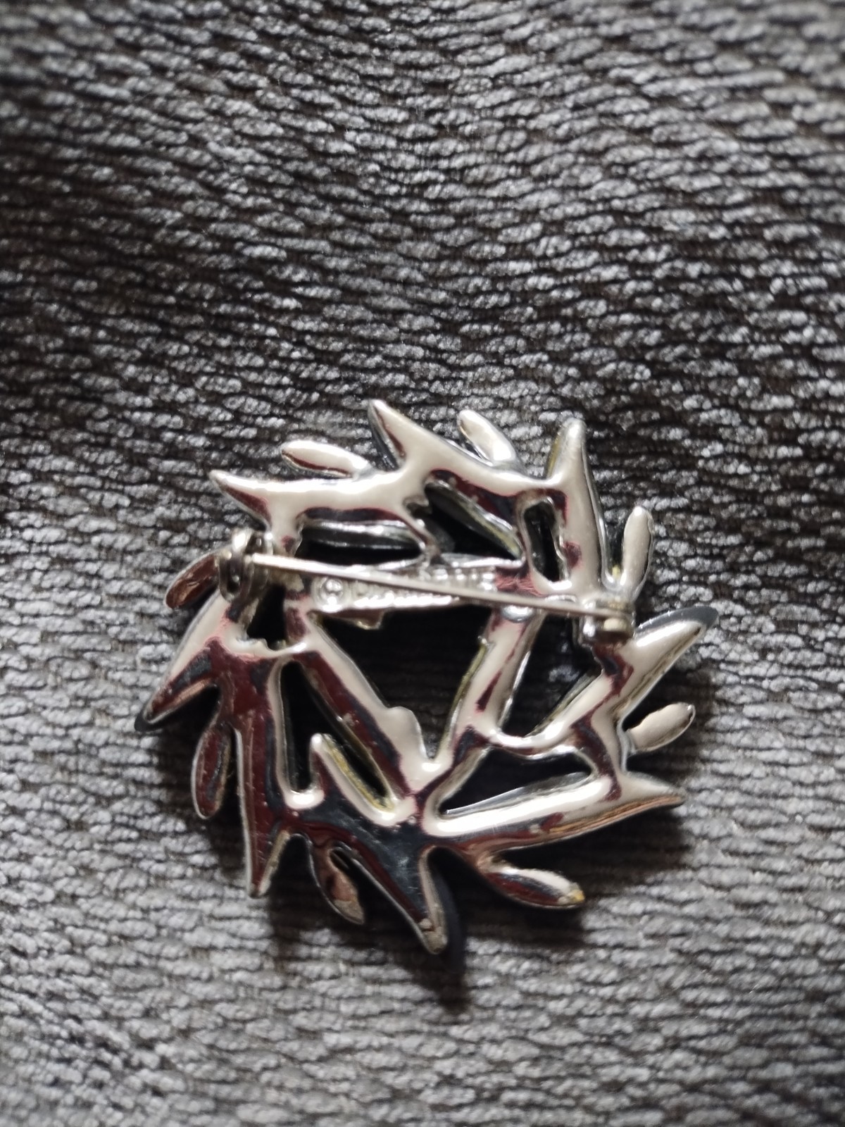 Vintage Claudette Signed Silver Tone Dark Grey Thermoset Brooch