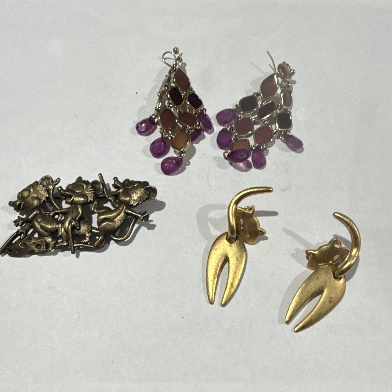 Women’s Fashion Jewelry Mixed Lot 3pc Metal Earrings & Brooch Gold Purple Silver