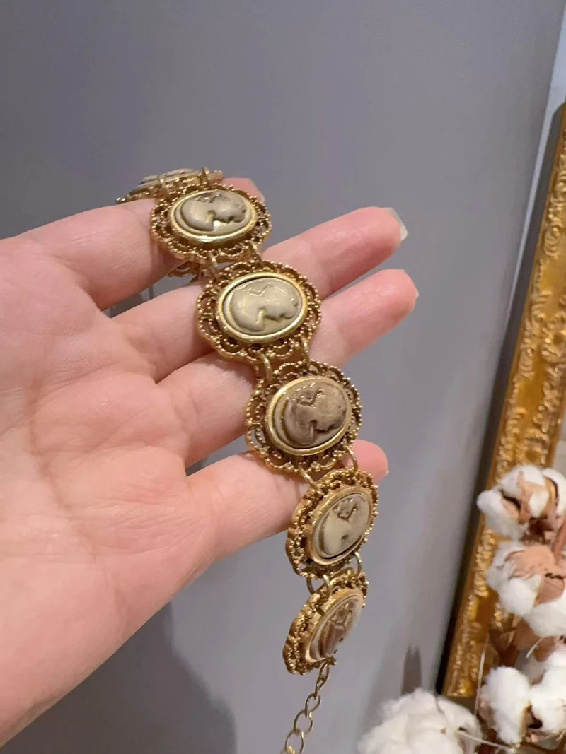 Vintage Cameo Portrait Bracelet Retro Gold Color Hollow Charm Bangle for Women