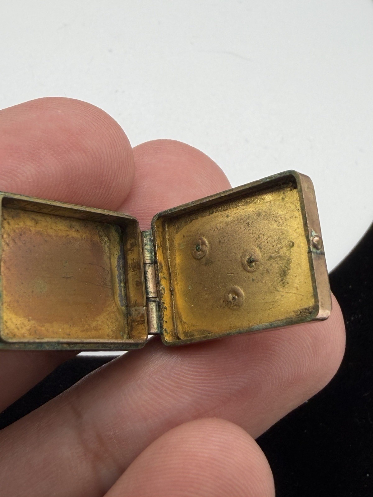 Gold Rolled Squared Victorian Flower Locket
