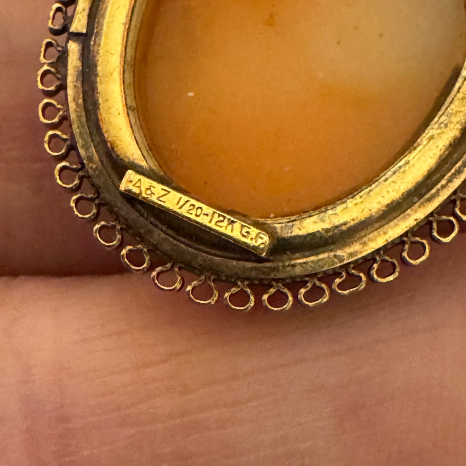 Victorian Cameo Lace Border Pendant Brooch A&Z 1/20th 12K Gold Filled 1.25″