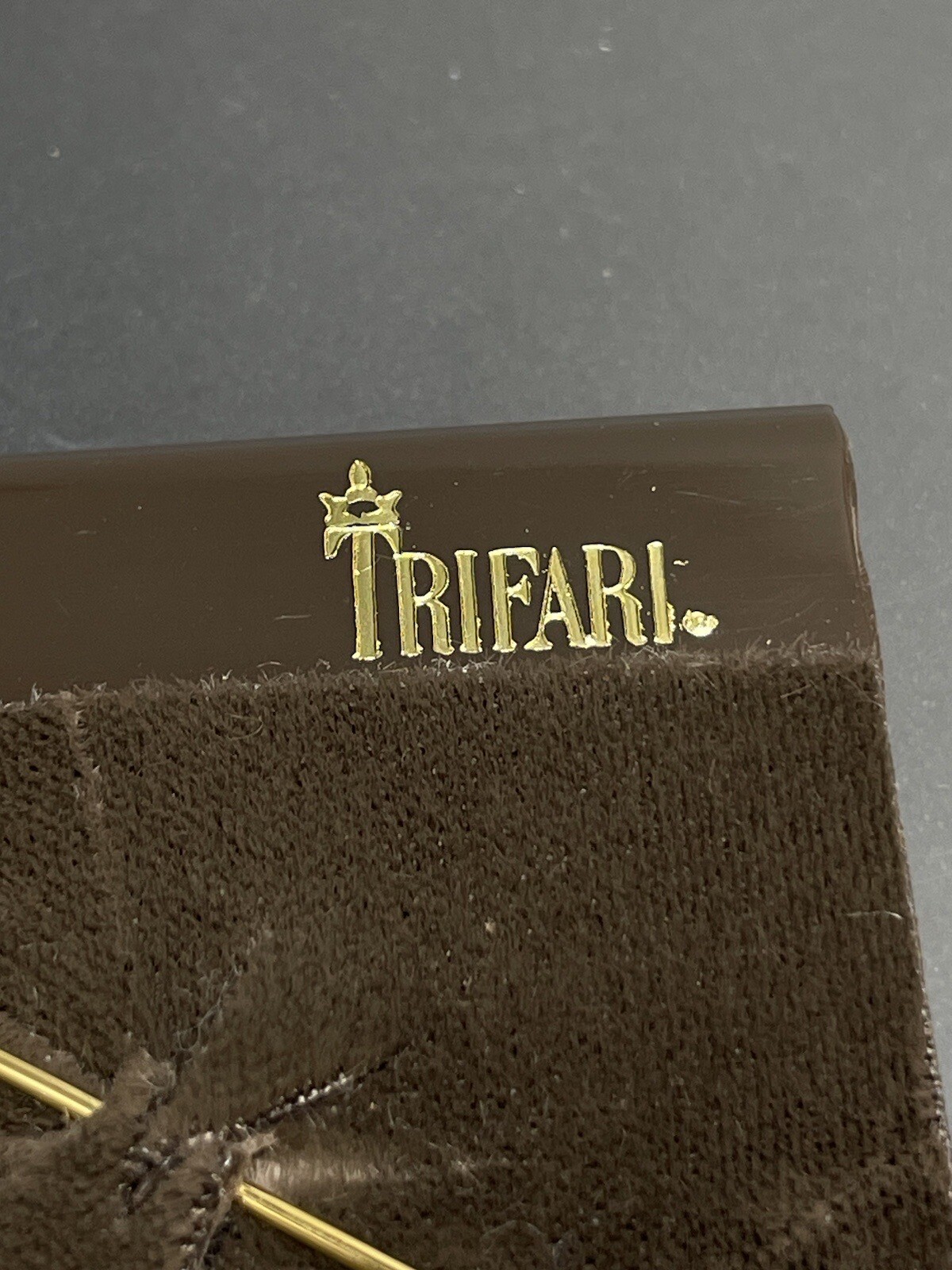 Vintage Crown Trifari Heart Stick Pin Gold Tone On Card 2.8 in Signed✨