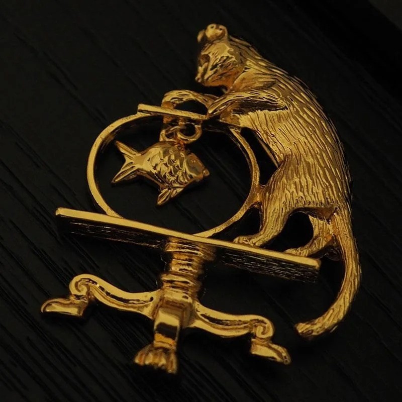 2Pcs Antique Jewelry Cat Vintage Fishing Brooch Personality Zinc Alloy US
