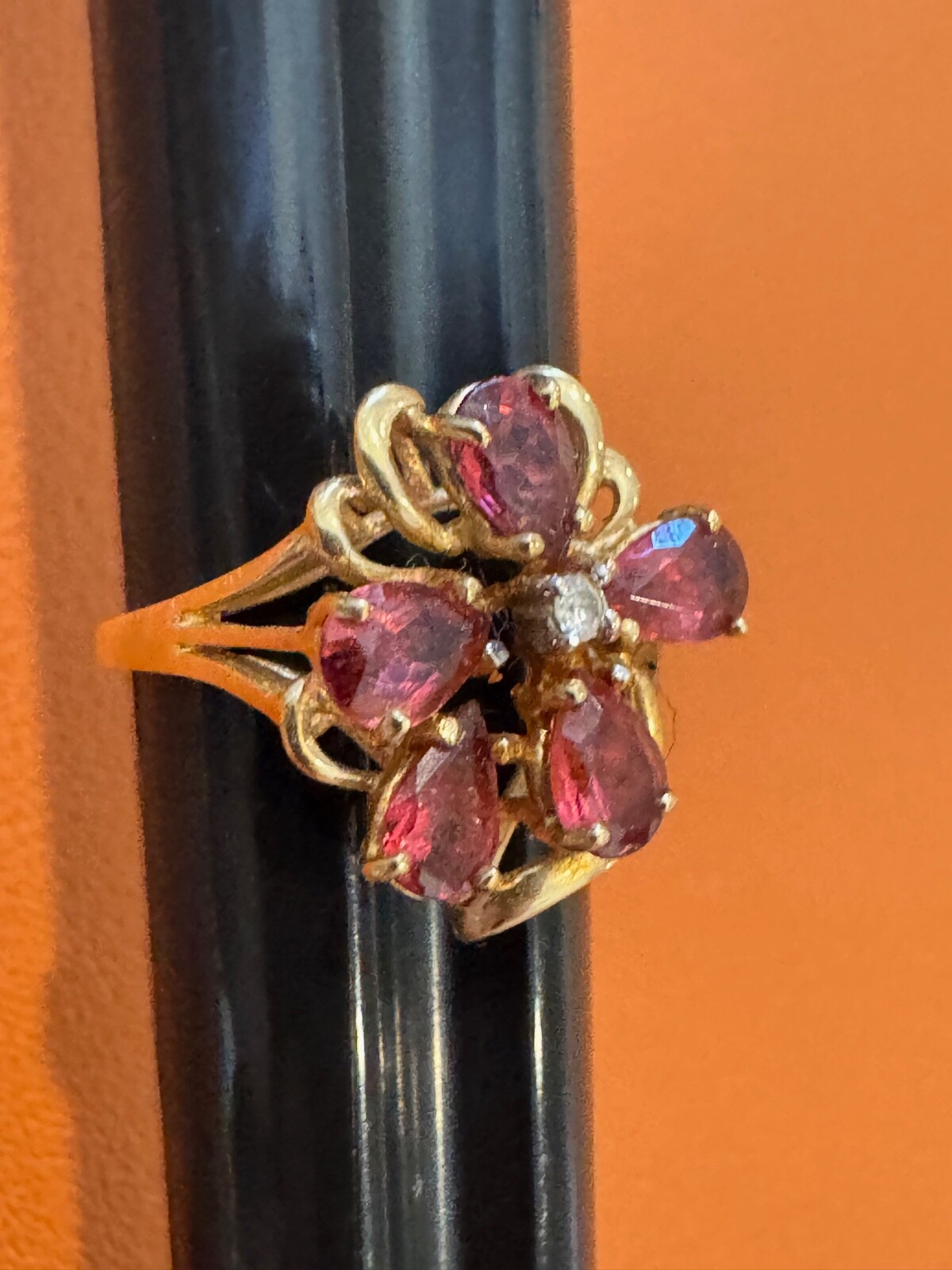 Vtg 14k Yellow Gold Ring w Pinkish Red & Clear Color Stones / Crystals Size 6.25